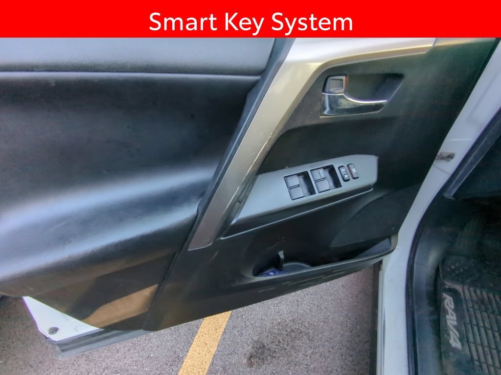 Used 2018 Toyota RAV4 XLE AWD/4WD image 8