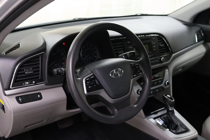 Used 2017 Hyundai Elantra SE FWD image 15