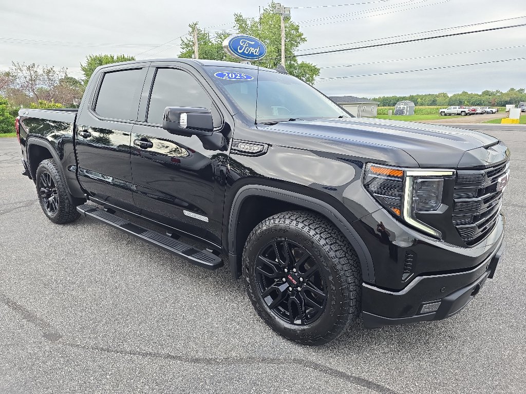 Used 2025 GMC Sierra 1500 Elevation w/ Elevation Premium Package AWD/4WD image 4