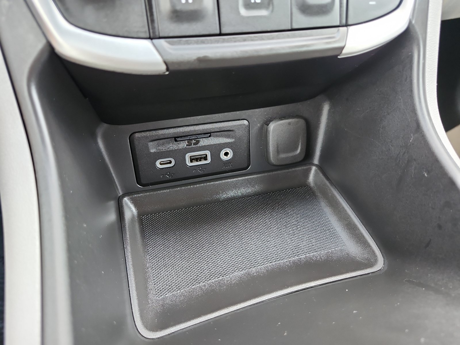 Used 2023 GMC Terrain SLT w/ Infotainment Package II AWD/4WD image 23