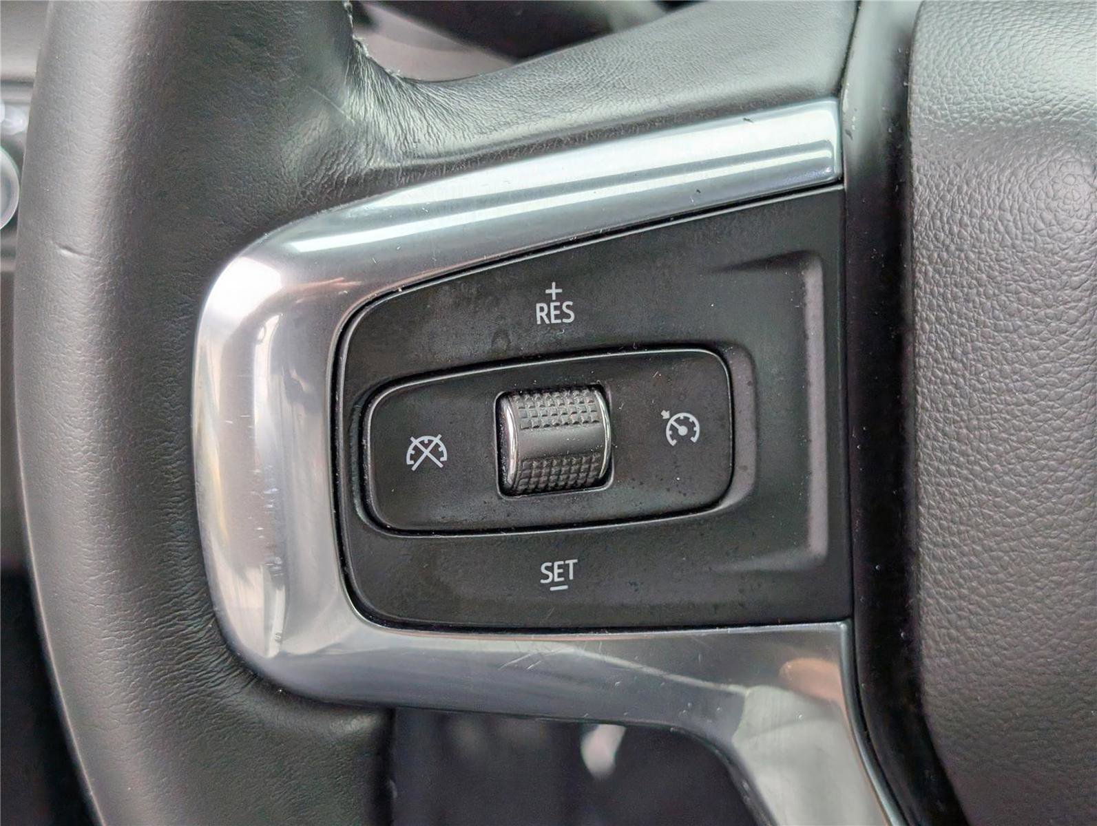 Used 2019 Chevrolet Blazer LT FWD image 20