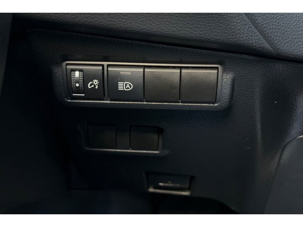 Used 2022 Toyota Corolla Cross LE AWD/4WD image 29