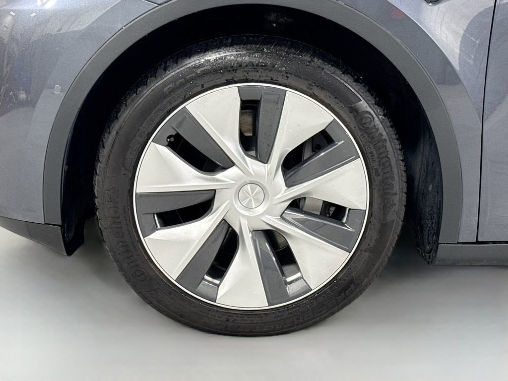 Used 2022 Tesla Model Y Long Range AWD/4WD image 11