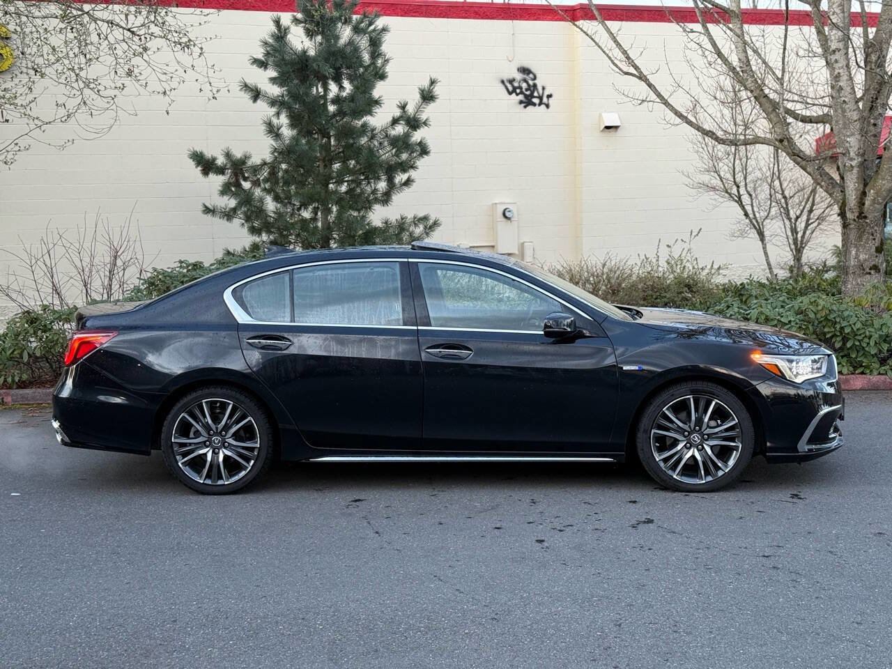 Used 2018 Acura RLX Sport Hybrid w/ Advance Pkg image 6