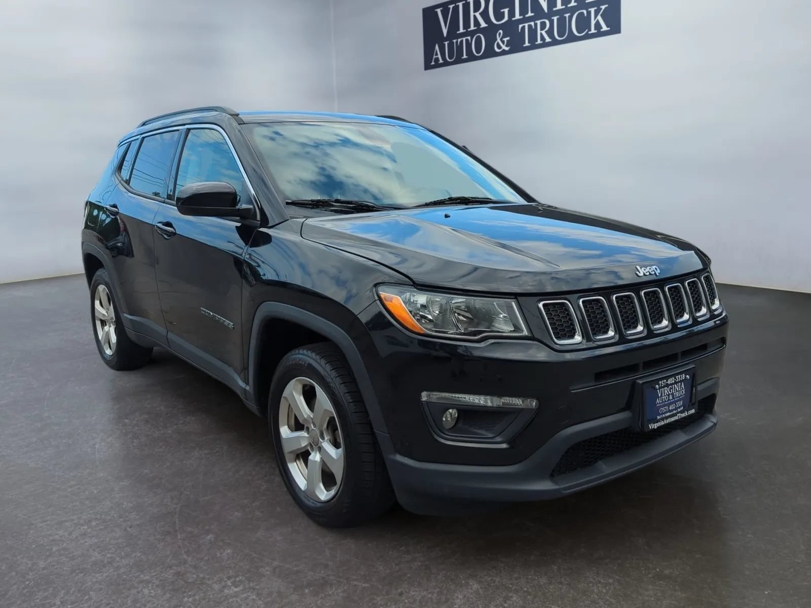 Used 2018 Jeep Compass Latitude w/ Popular Equipment Group AWD/4WD image 6