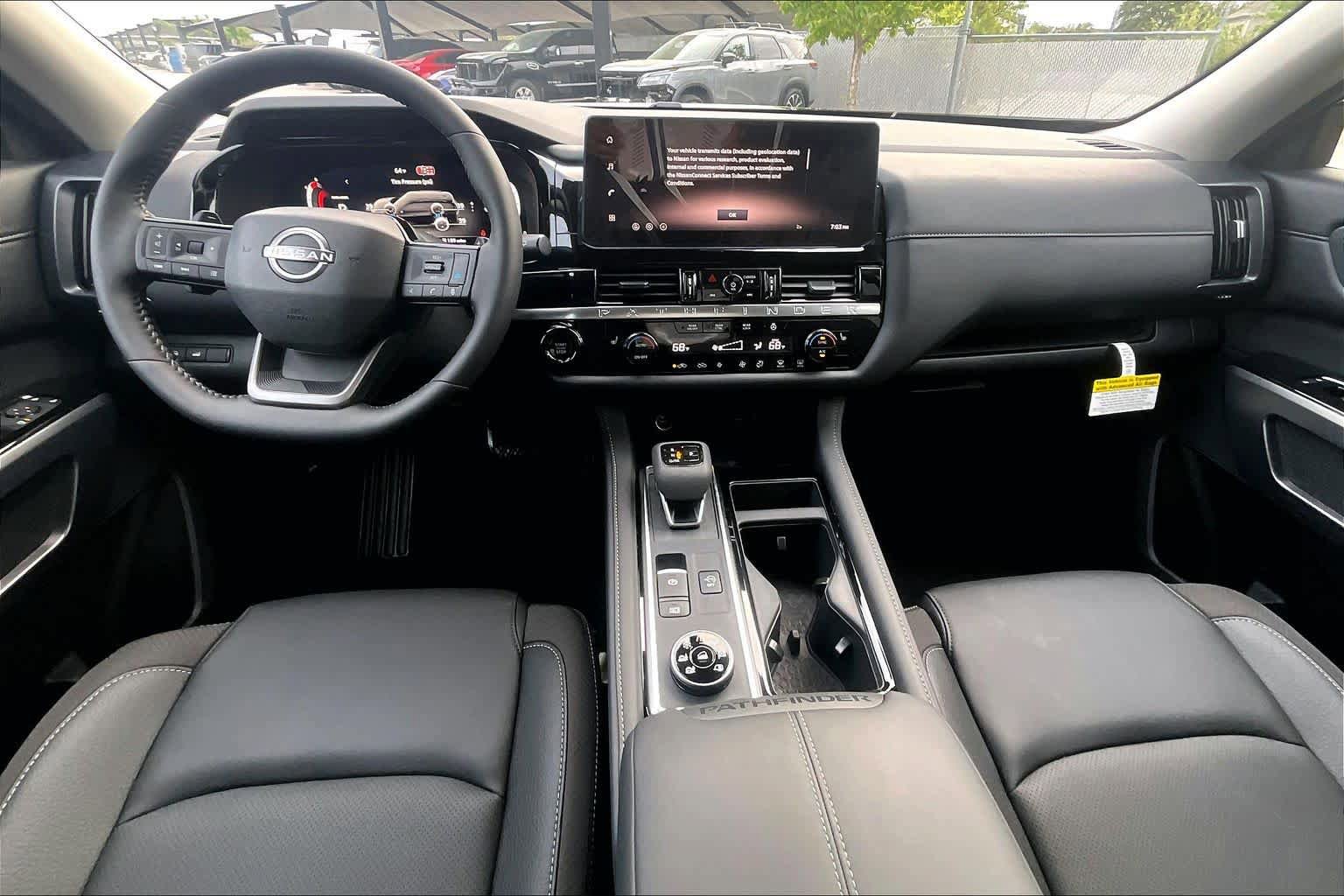 New 2026 Nissan Pathfinder SL image 5