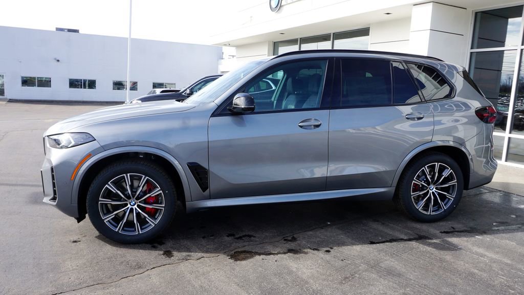 New 2026 BMW X5 M60i image 2
