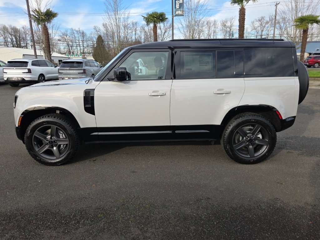 New 2026 Land Rover Defender 110 X-Dynamic SE image 2