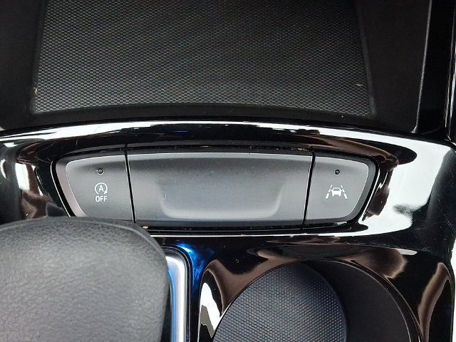 Used 2025 Chevrolet Trax RS FWD image 23