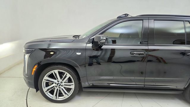 Used 2025 Cadillac Escalade Sport w/ Touring Package image 4