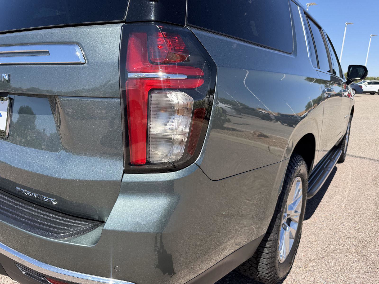 Used 2023 Chevrolet Suburban Premier RWD image 13