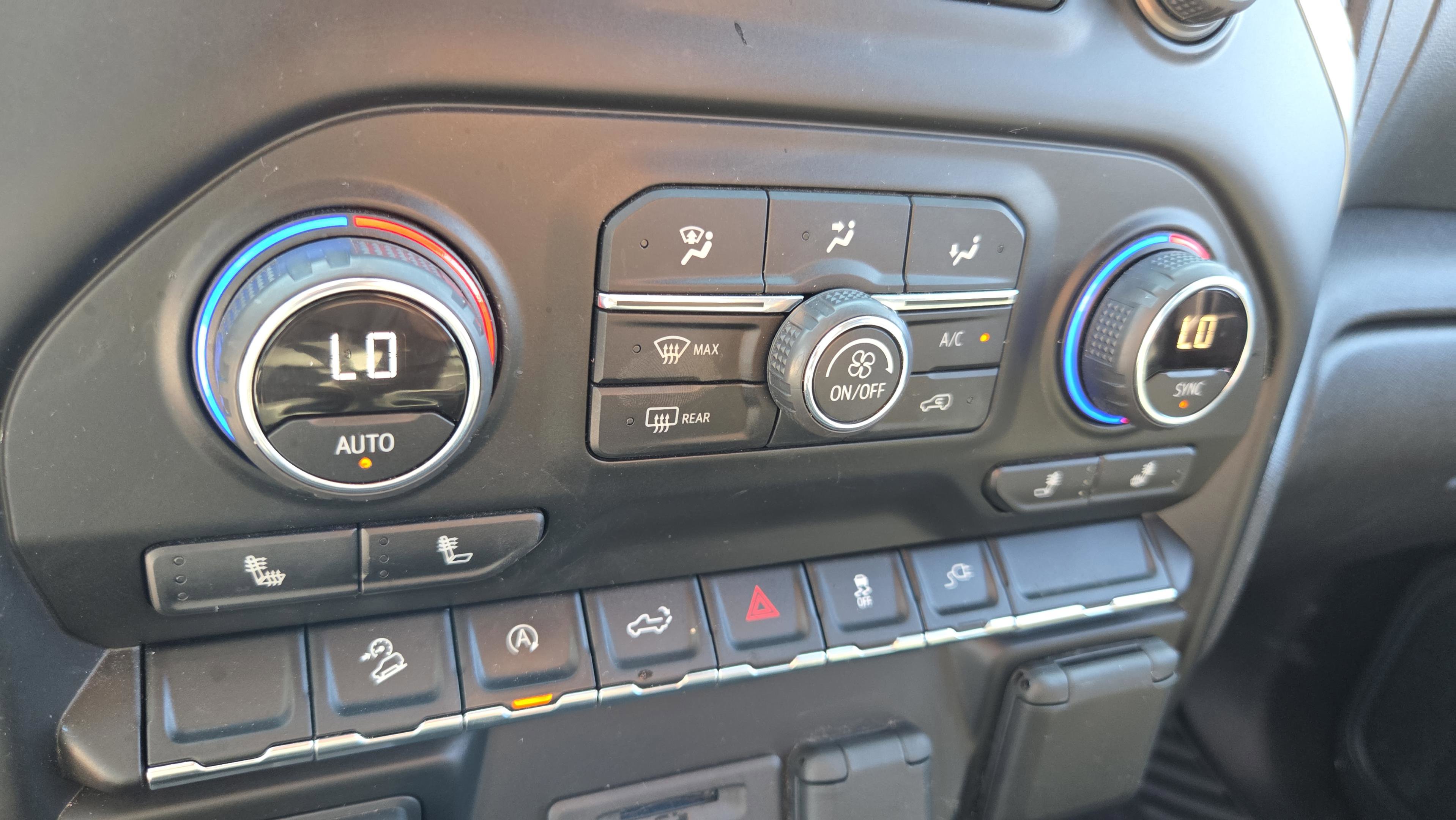 Certified 2021 Chevrolet Silverado 1500 LT w/ Z71 Off-Road Package AWD/4WD image 20