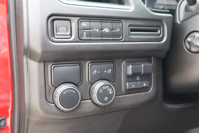 Used 2021 Chevrolet Suburban LT w/ LT Signature Package RWD image 23