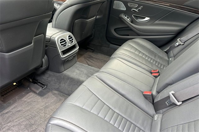 Used 2018 Mercedes-Benz S 560 Sedan image 14