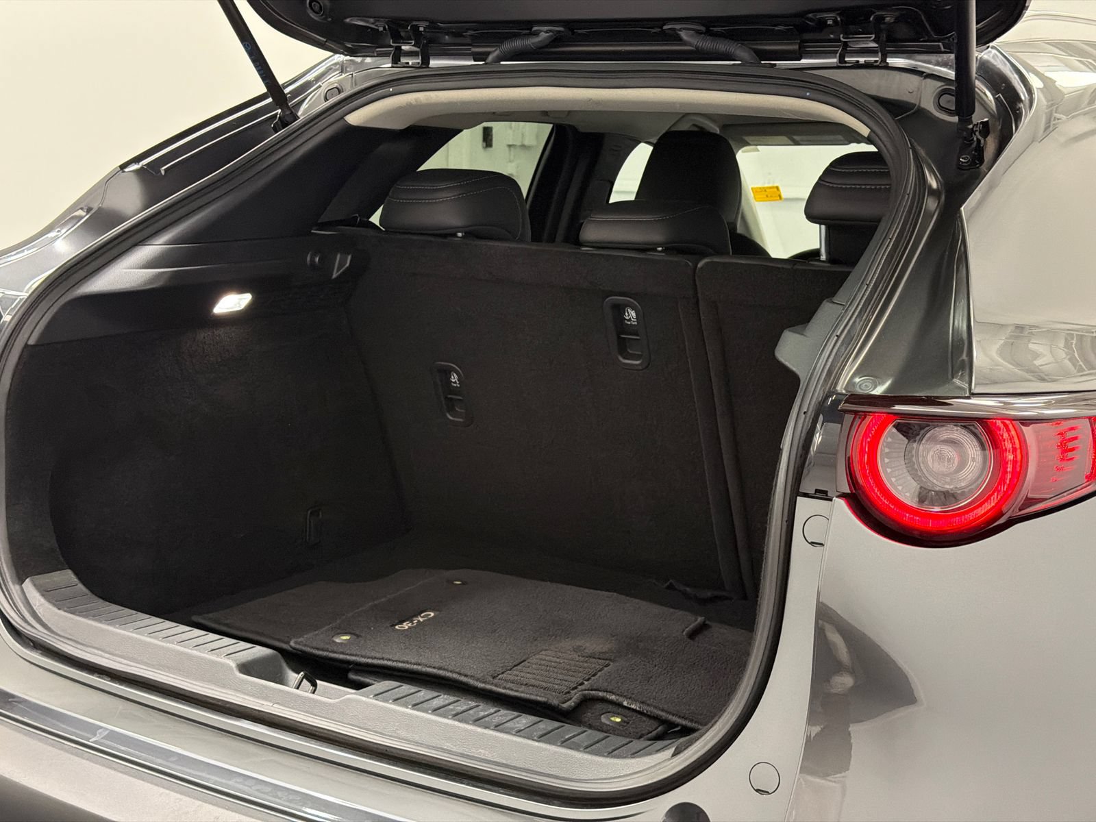 Used 2024 MAZDA CX-30 AWD 2.5 S w/ Select Sport Pkg image 9