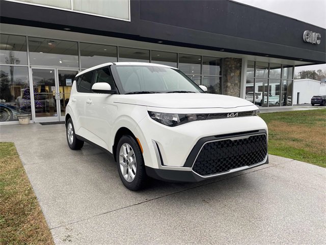 New 2025 Kia Soul LX image 1