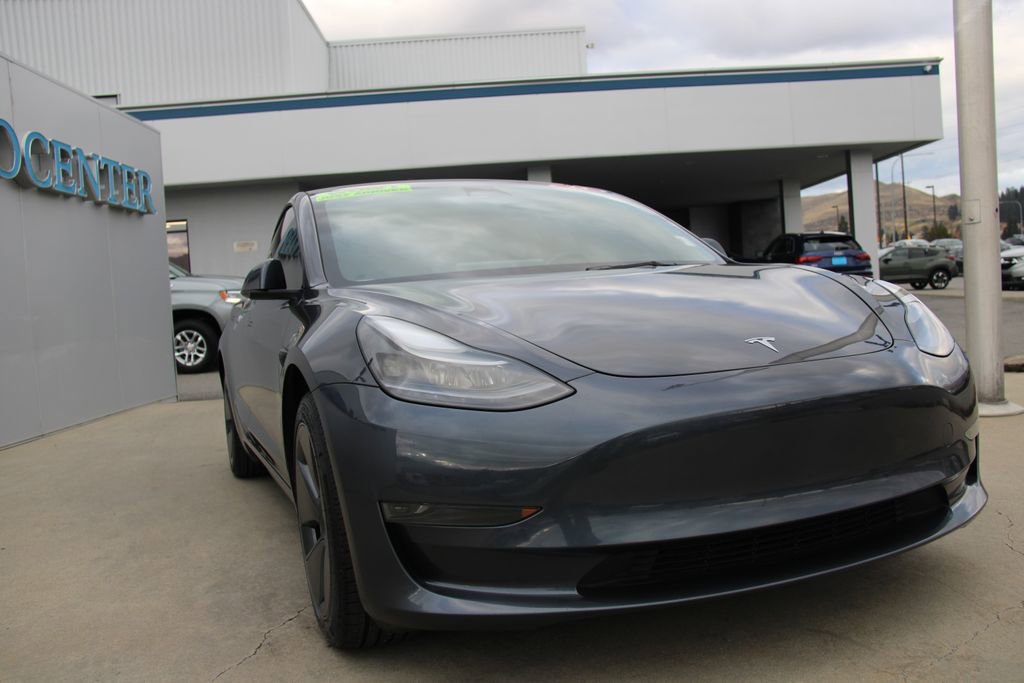 Used 2023 Tesla Model 3 Standard Range image 10