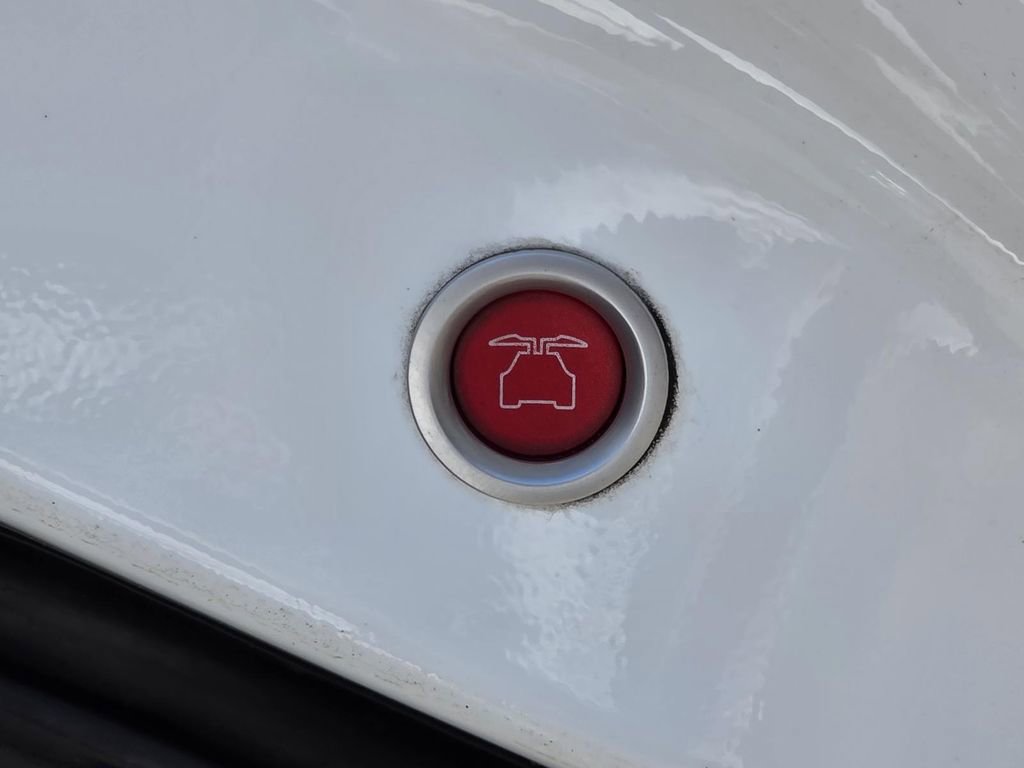 Used 2018 Tesla Model X 75D AWD/4WD image 39