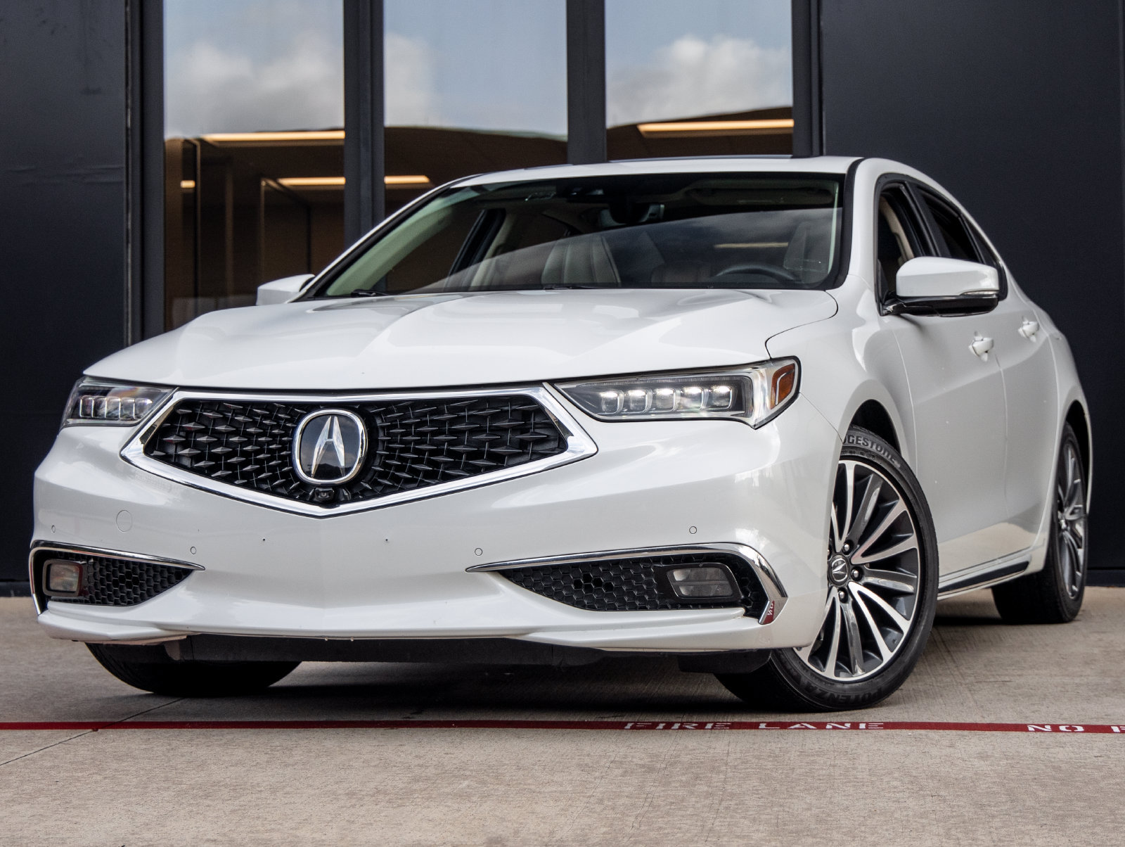 Used 2018 Acura TLX w/ Advance Package FWD image 1