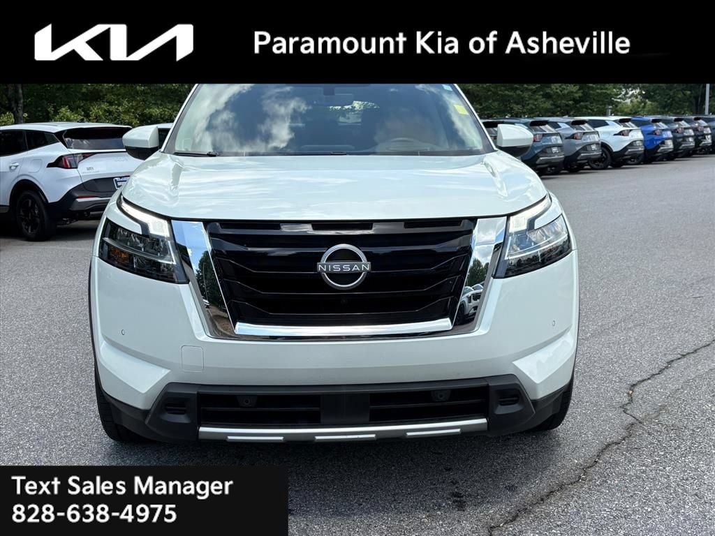 Used 2024 Nissan Pathfinder Platinum w/ Cargo Package AWD/4WD image 2