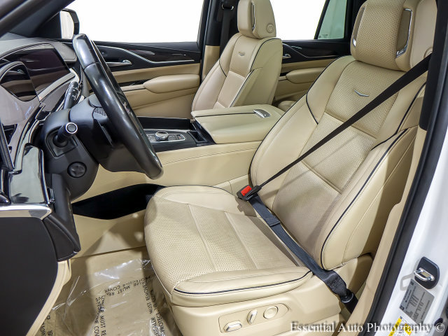 Certified 2022 Cadillac Escalade Premium Luxury w/ LPO, Illumination Package AWD/4WD image 10