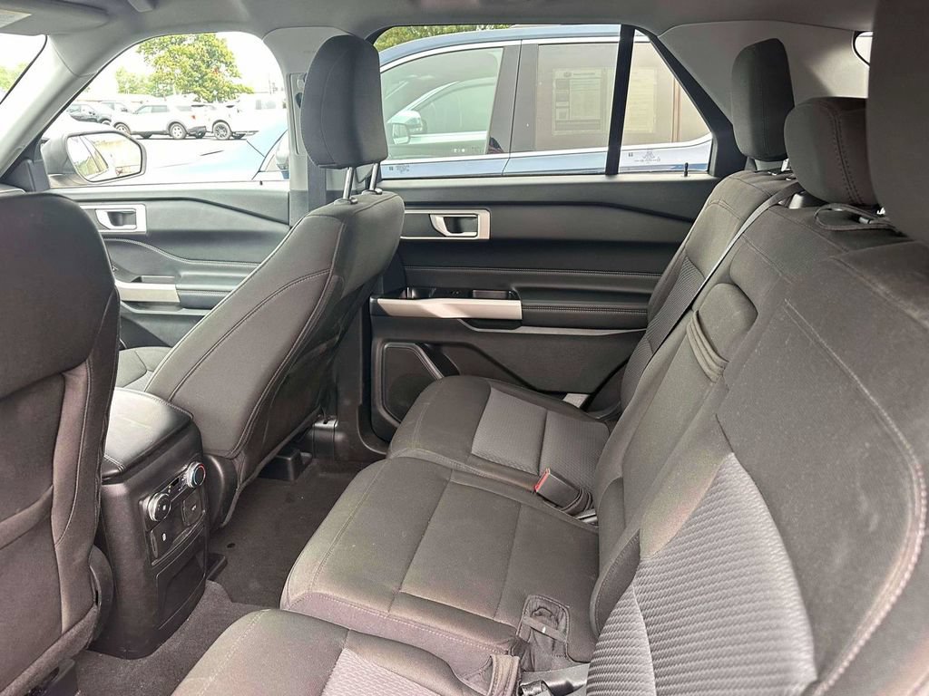 Used 2022 Ford Explorer XLT AWD/4WD image 10
