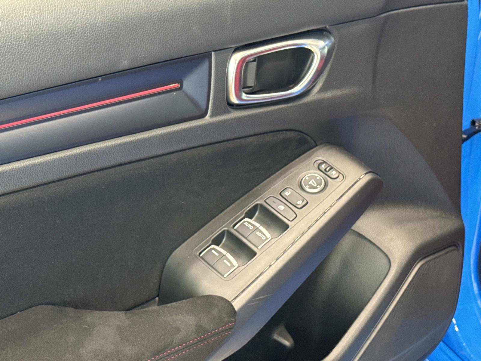 Used 2025 Honda Civic Type R image 18