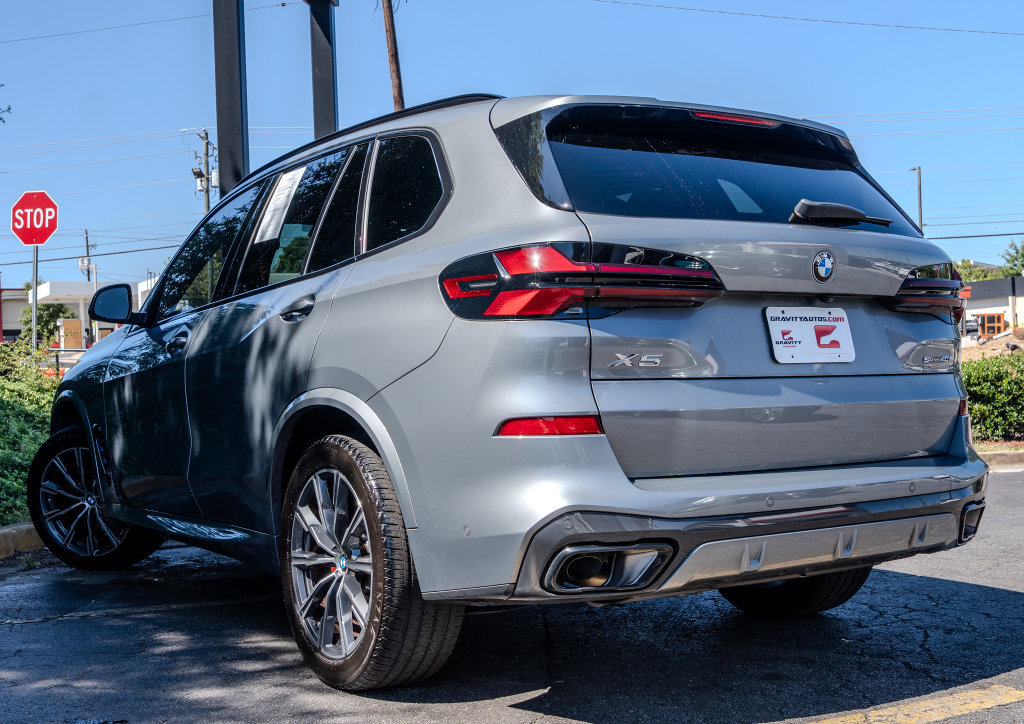 Used 2024 BMW X5 sDrive40i w/ M Sport Package RWD image 25