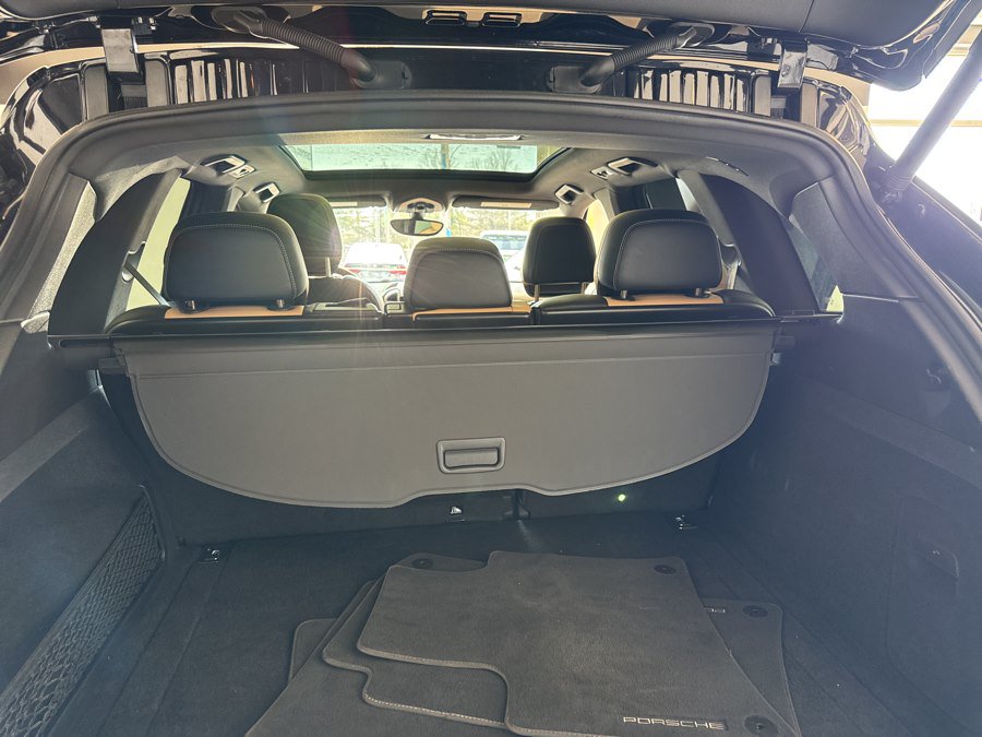 Used 2018 Porsche Cayenne Platinum Edition AWD/4WD image 24