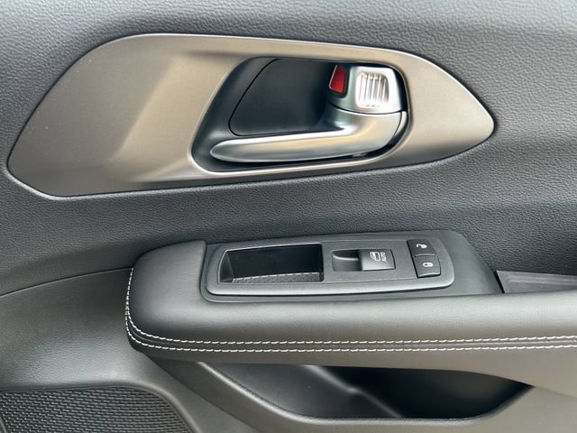 New 2027 Chrysler Pacifica Limited AWD/4WD image 21