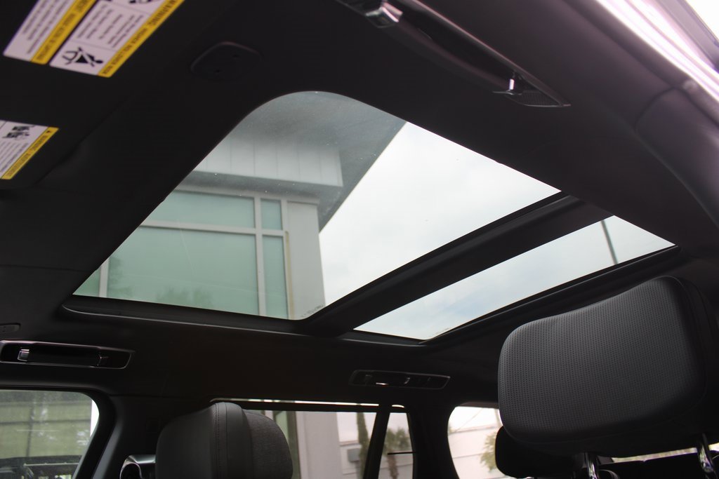 New 2025 Land Rover Range Rover SV image 55
