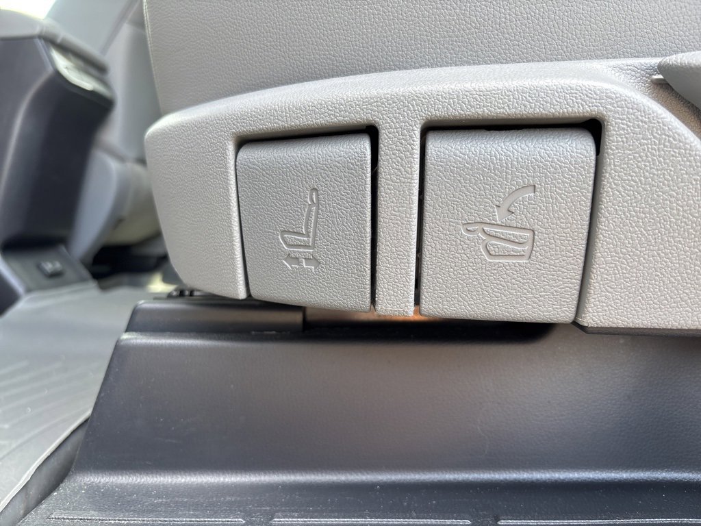 Used 2021 Toyota Highlander XLE image 24