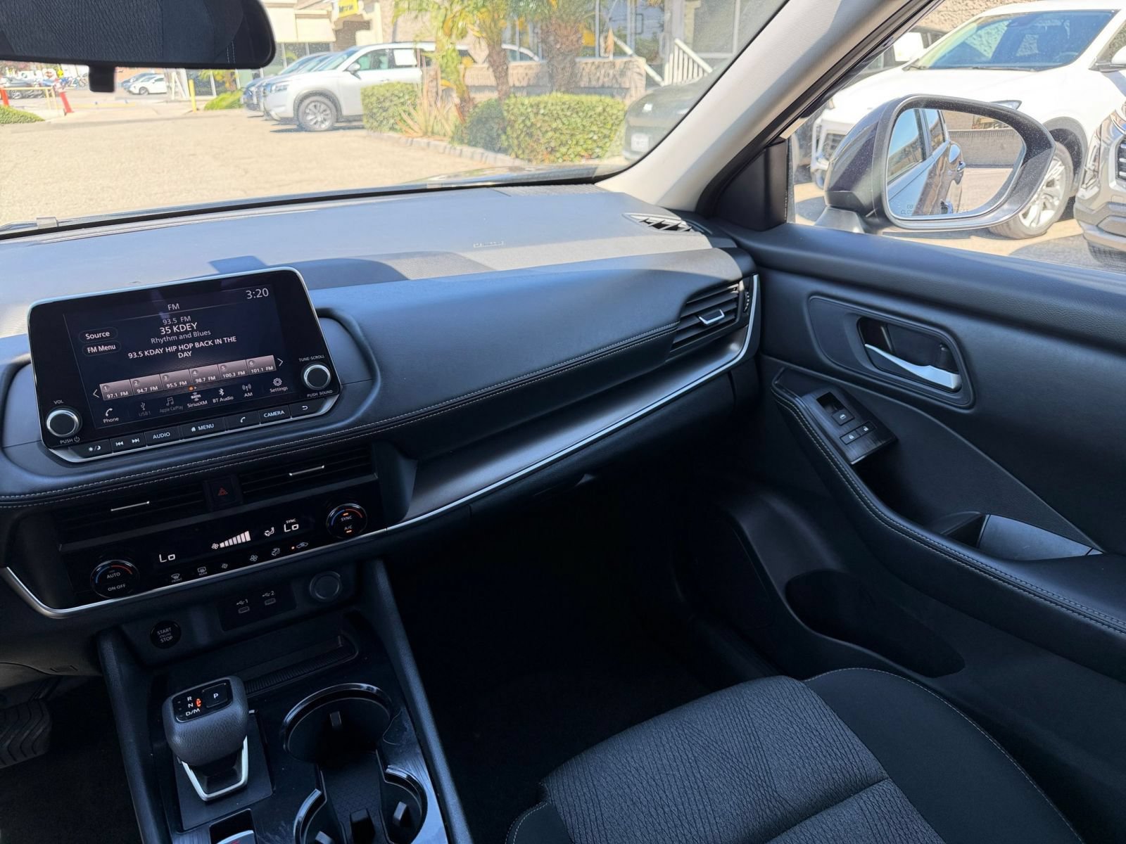 Used 2025 Nissan Rogue SV FWD image 37