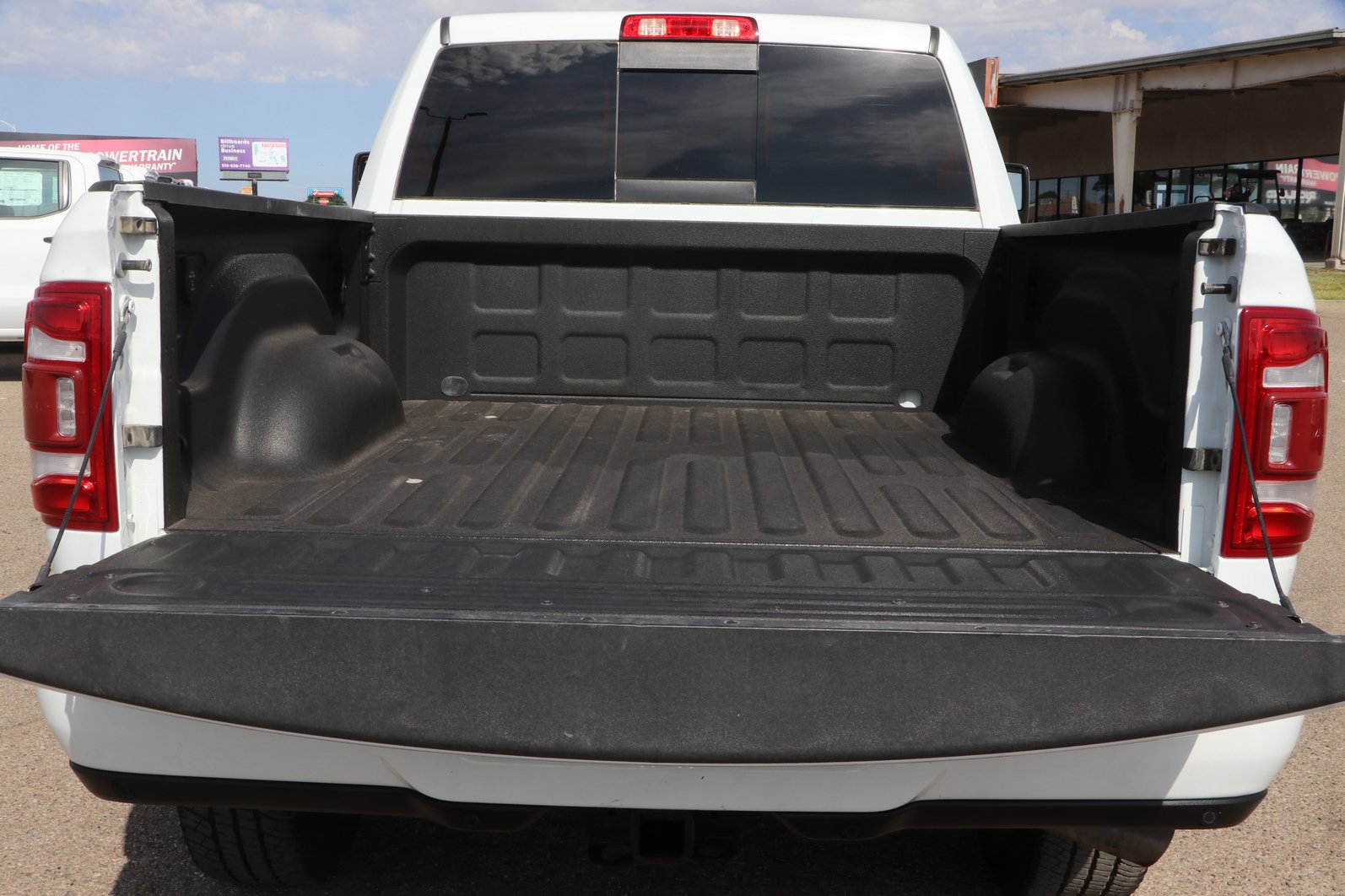 Used 2024 RAM 2500 Laramie w/ Safety Group AWD/4WD image 30