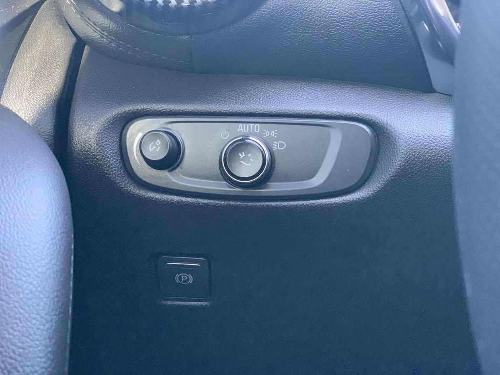 Used 2021 Chevrolet Blazer LT FWD image 22