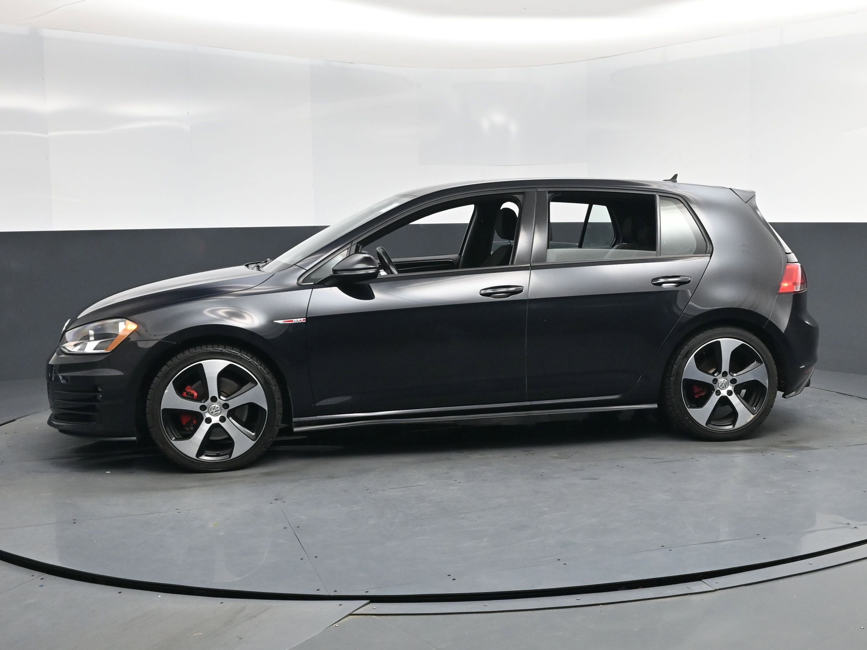 Used 2016 Volkswagen GTI S image 3