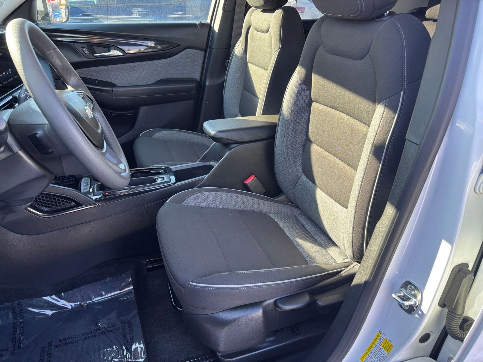 Used 2025 Chevrolet TrailBlazer LT image 32