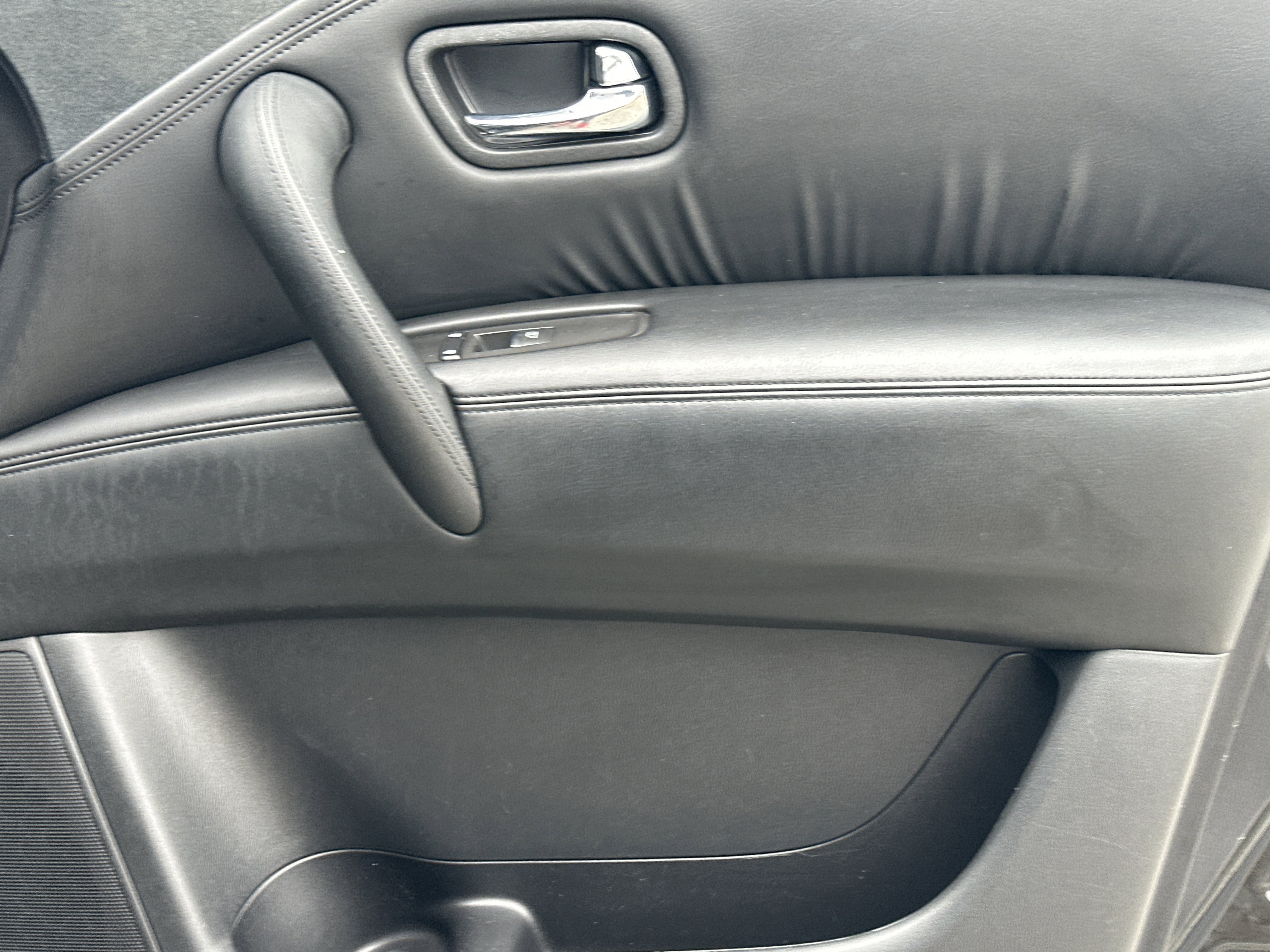 Used 2022 Nissan Armada SL w/ Midnight Edition Package image 14