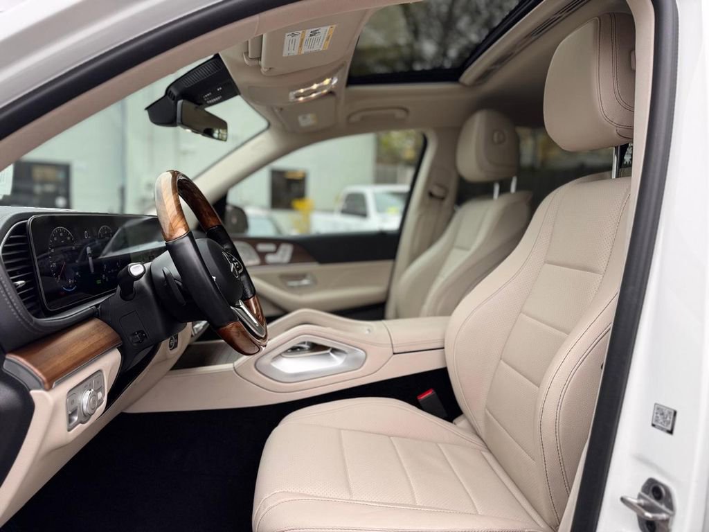 Used 2022 Mercedes-Benz GLS 450 4MATIC image 18