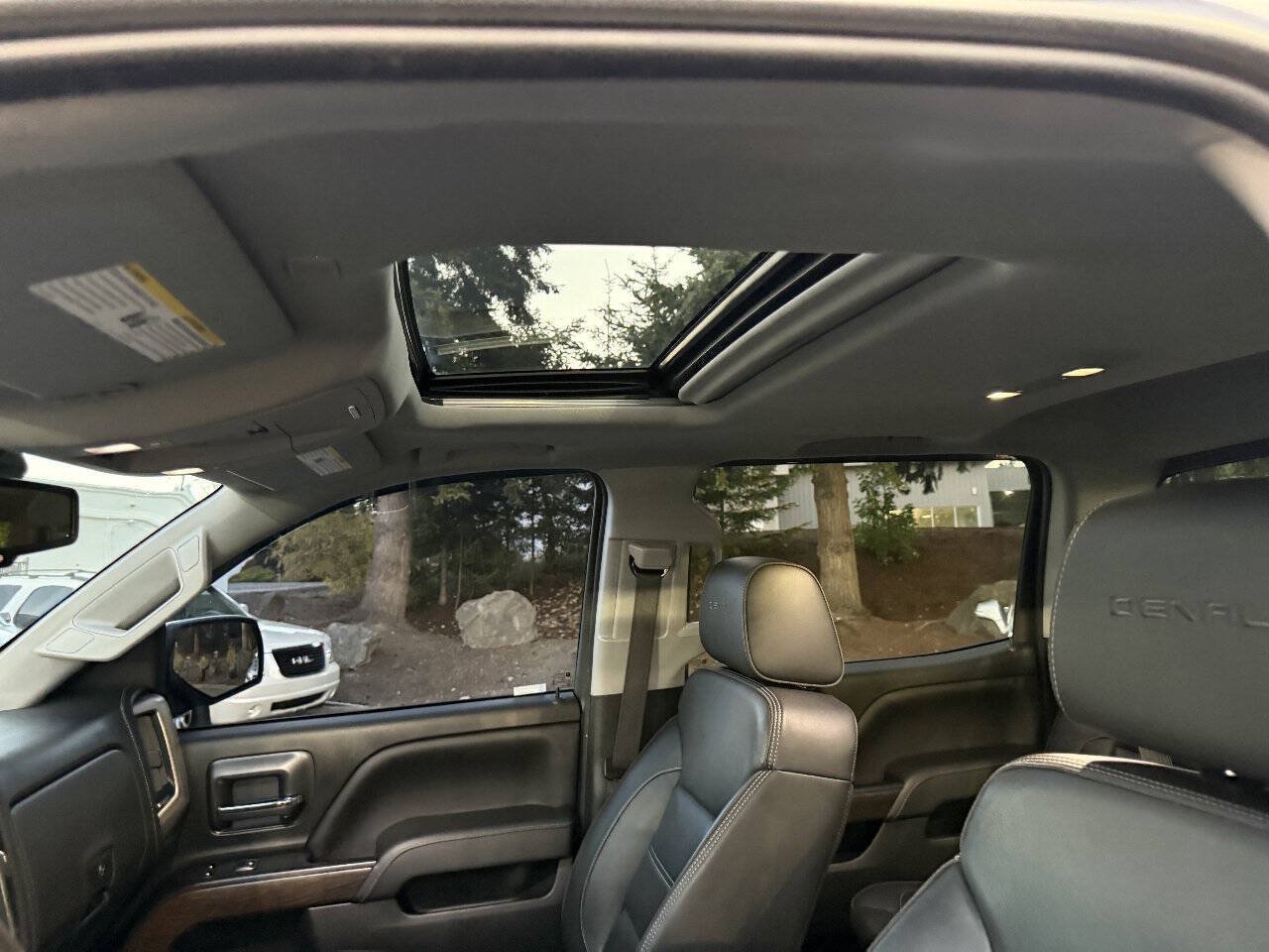 Used 2018 GMC Sierra 1500 Denali AWD/4WD image 19
