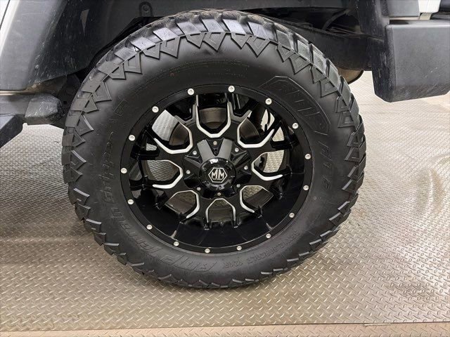 Used 2013 Jeep Wrangler Unlimited Rubicon w/ Connectivity Group image 35