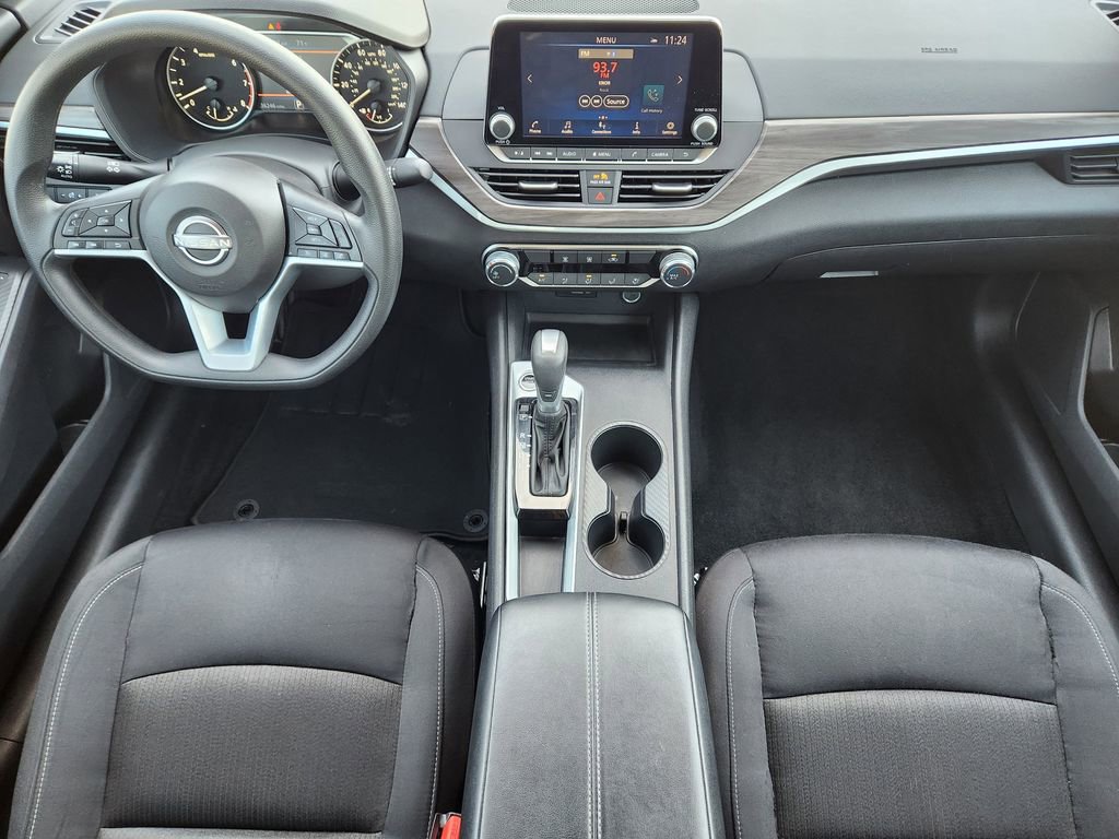 Used 2025 Nissan Altima 2.5 SV FWD image 25