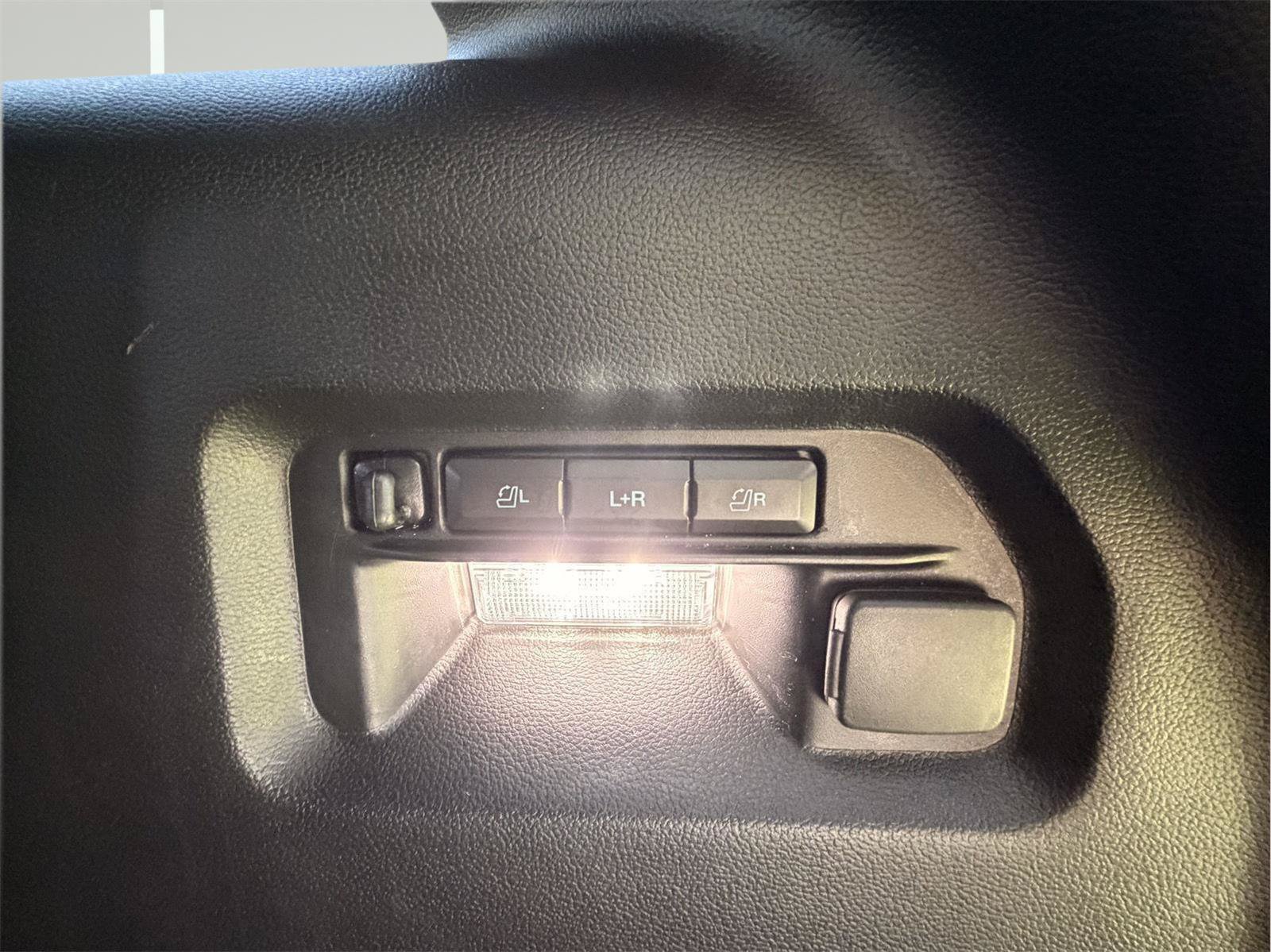 Used 2024 Ford Explorer ST w/ Equipment Group 401A AWD/4WD image 22