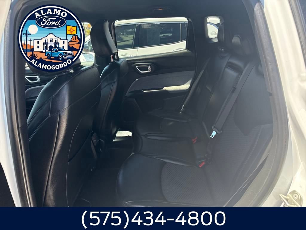 Used 2024 Jeep Compass Latitude image 15