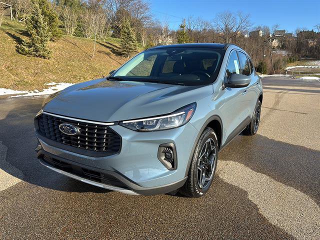 New 2026 Ford Escape Platinum w/ Class II Trailer Tow Package image 8