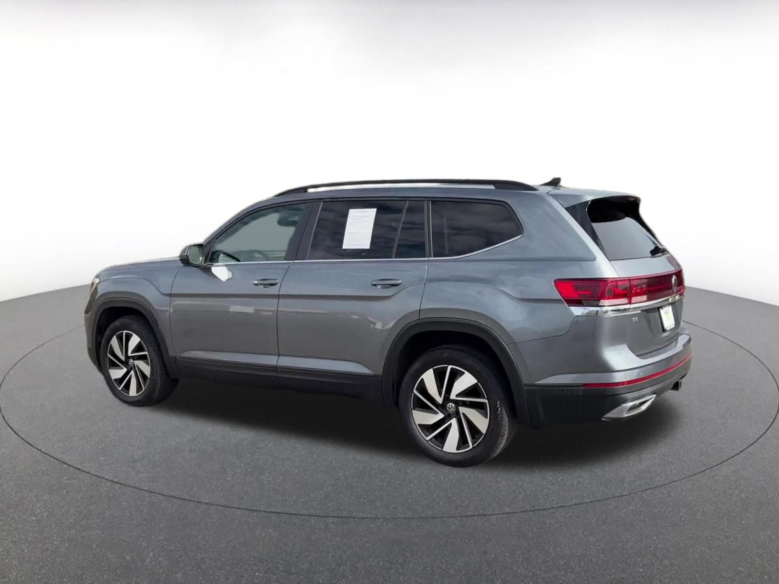 Used 2025 Volkswagen Atlas SE image 10