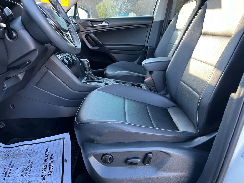 Used 2021 Volkswagen Tiguan SEL AWD/4WD image 20