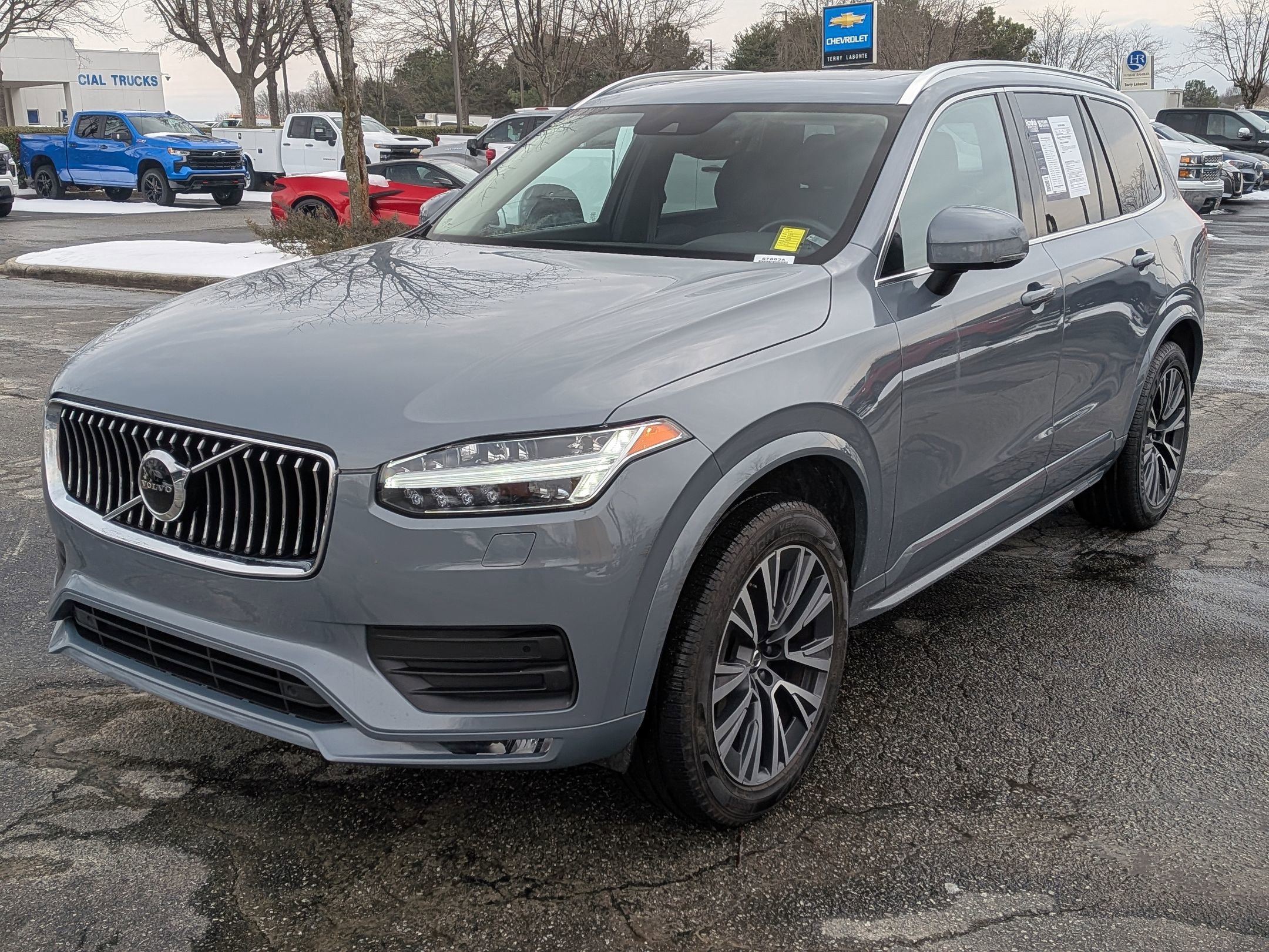 Used 2022 Volvo XC90 T5 Momentum w/ Climate Package image 5