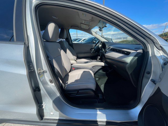 Used 2016 Honda HR-V LX image 17