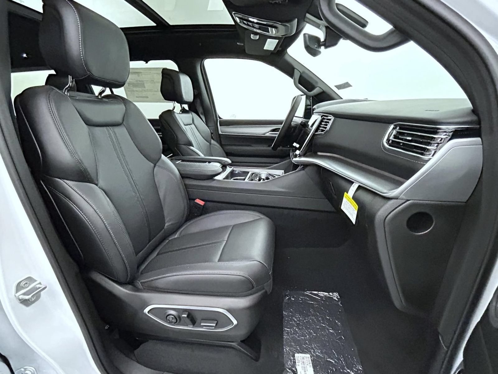 New 2026 Jeep Grand Wagoneer Limited AWD/4WD image 16